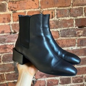 Stuart Weitzman Accordion Chelsea Boots size 6